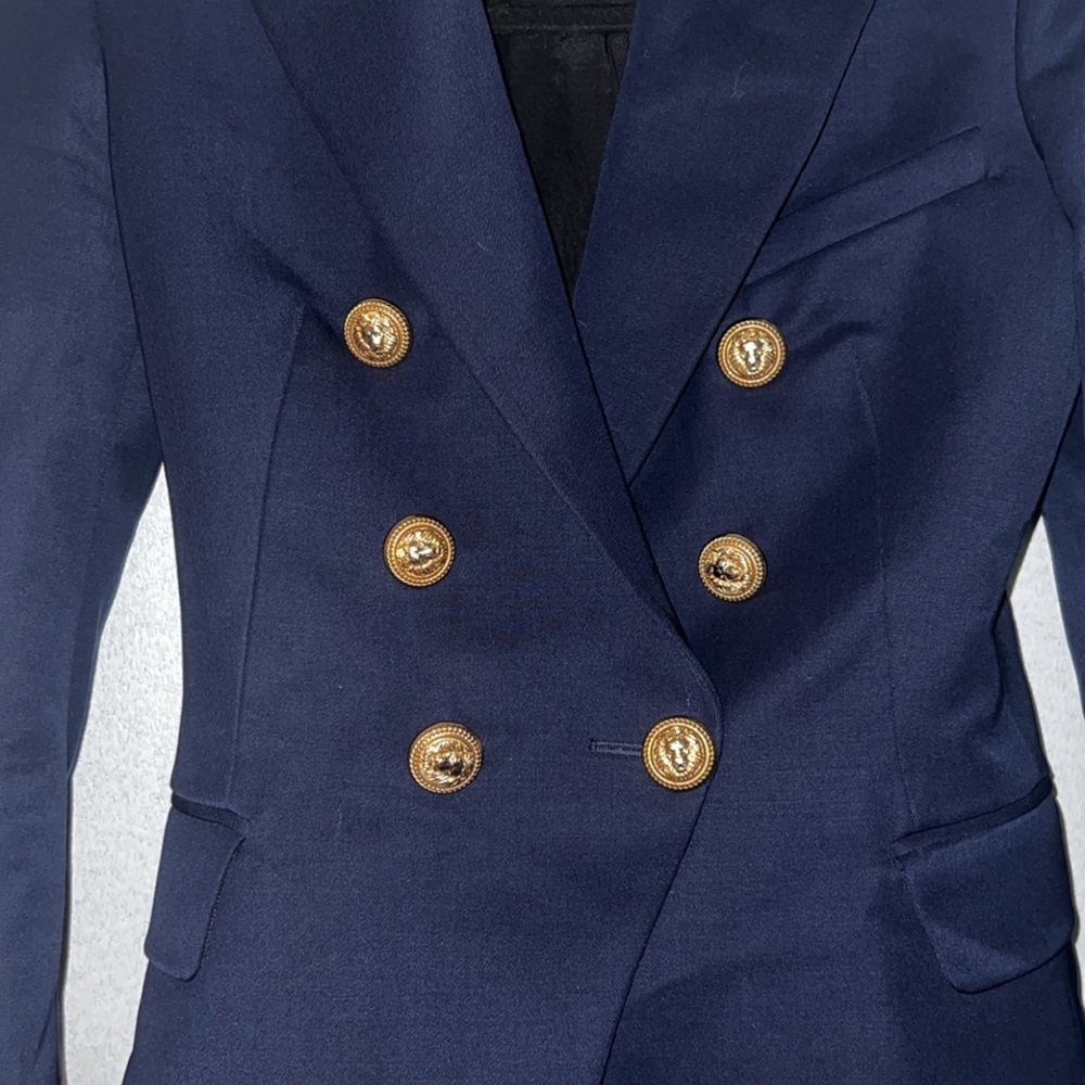 Balmain
Double-Breasted Wool Jacket - Picture 5 of 6
